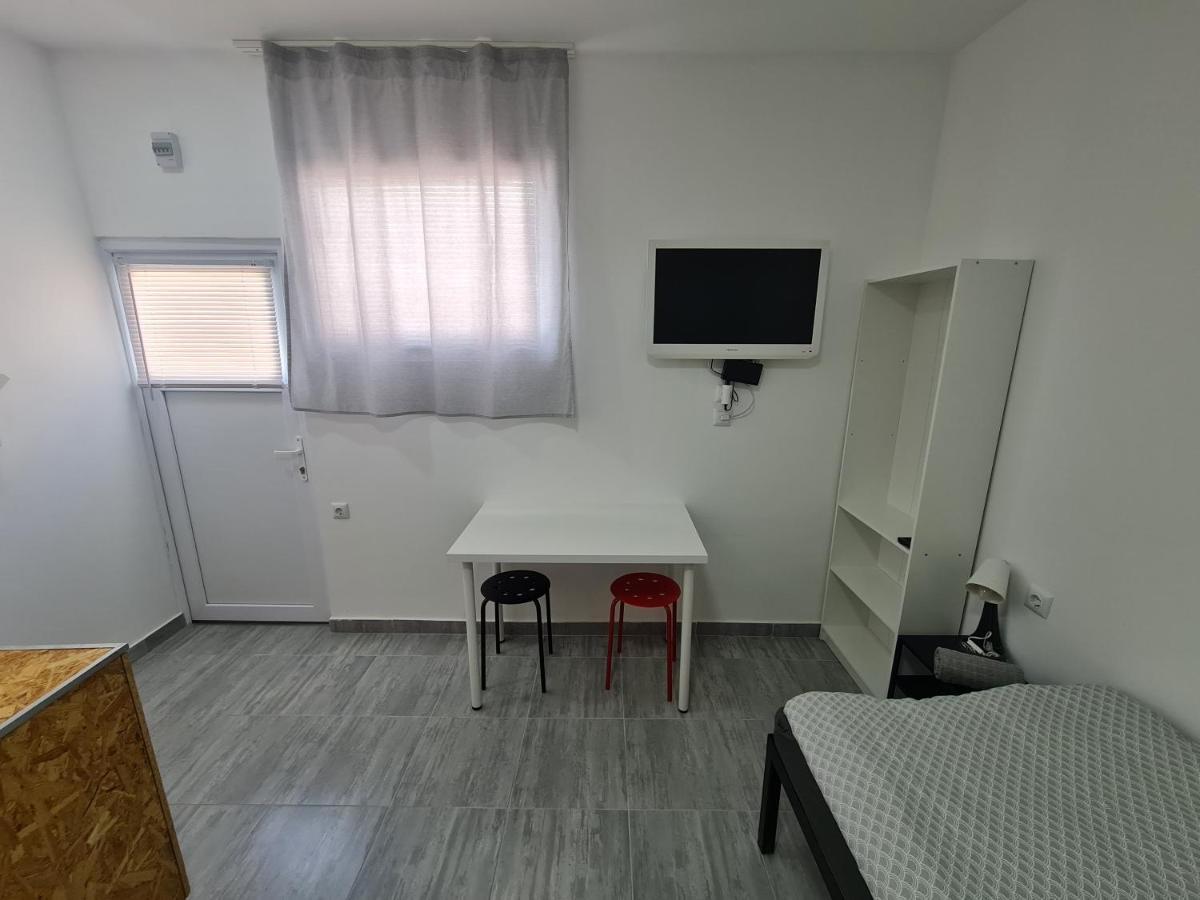 Budget Apartment Lelo Center1 Osijek Exterior foto